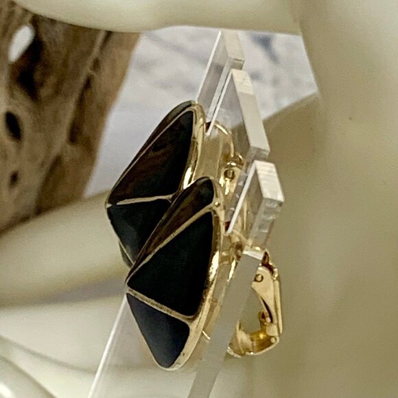 Vintage 80s Black Enamel Gold Tone Clip on Earrings - Picture 3 of 5